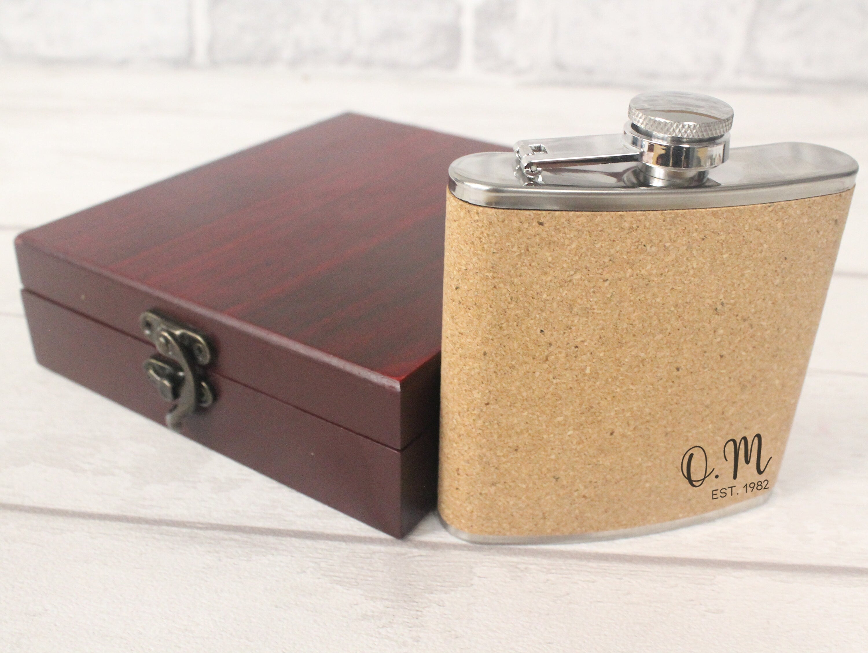 Personalised Hip Flask - Best Man Groomsman Groom Gift - Father’s Day – Christmas Gift – Wedding Favour - 6oz - Cork
