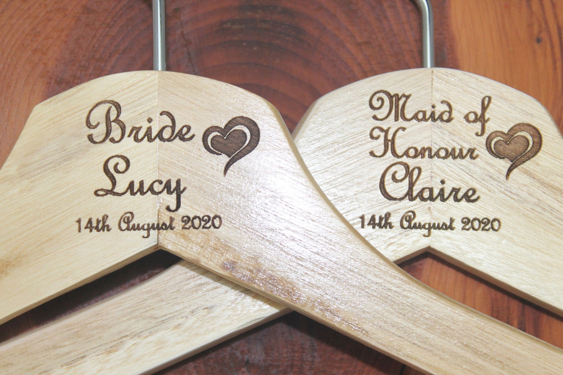 Personalised Bridal Wedding Hanger in Wood or White - Hanger Engraved Wedding Gift Bride, Bridesmaids and more - Deco Heart