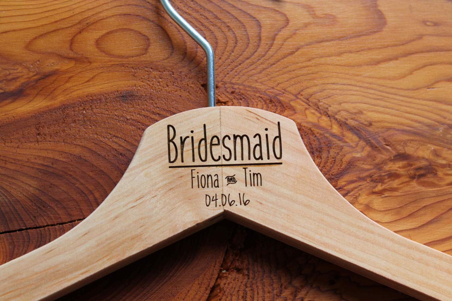 10 Personalised Bridal Wedding Hanger in Wood or White - Hanger Engraved Wedding Gift Bride, Bridesmaids and more. Line Split.